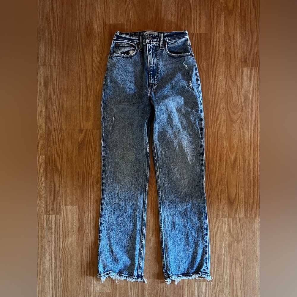 Abercrombie 90s Straight Ultra High Rise Jeans